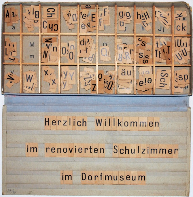 Der Setzkasten als eines der Beispiele von historischen Schulmaterialien